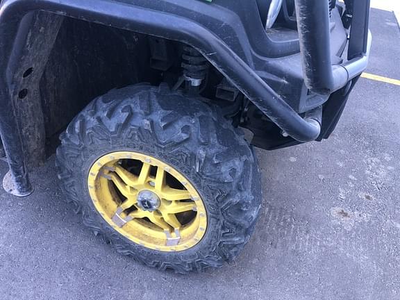 Image of John Deere XUV 835R equipment image 1