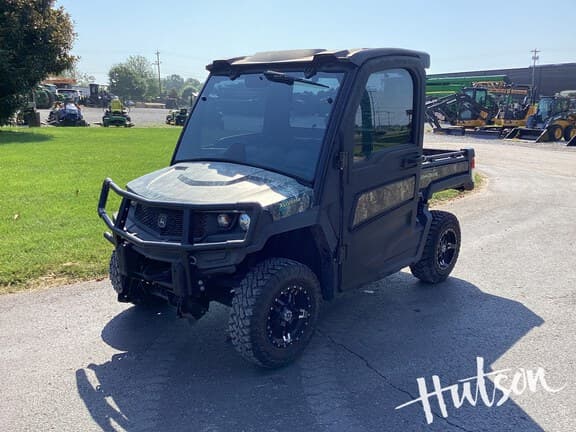 Image of John Deere XUV 835R equipment image 4