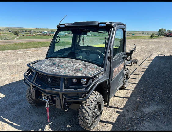 Image of John Deere XUV 835R Image 1