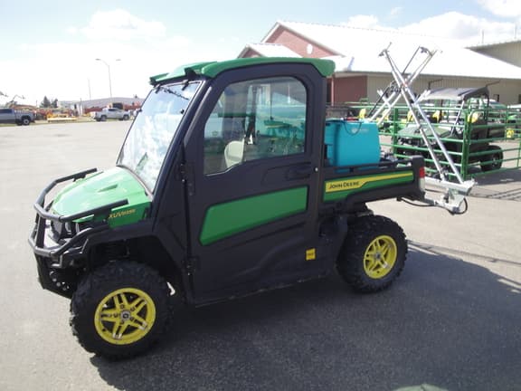 Image of John Deere XUV 835R equipment image 1