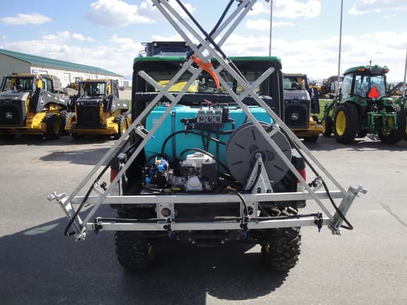 Image of John Deere XUV 835R equipment image 4