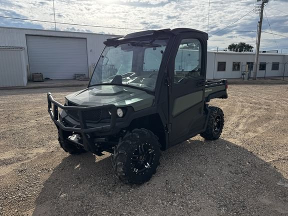 2021 John Deere XUV 835R Equipment Image0