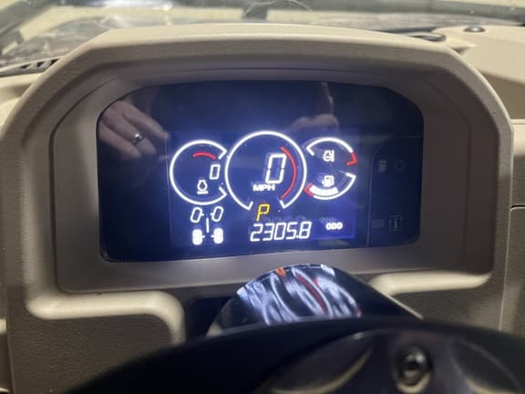 Image of John Deere XUV 835R equipment image 2