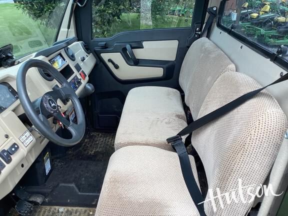 Image of John Deere XUV 835R equipment image 4