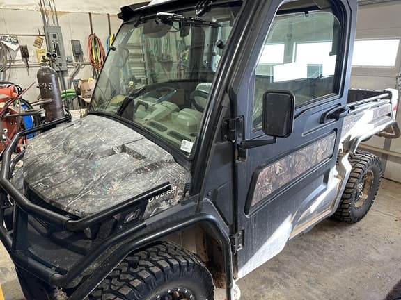 Image of John Deere XUV 835R Primary image