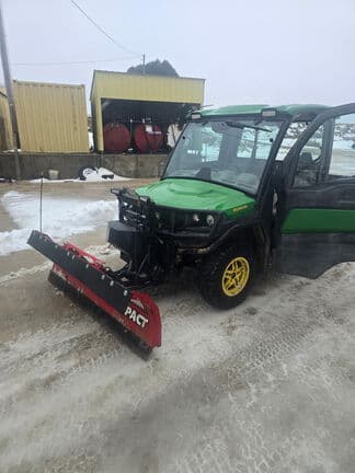 Image of John Deere XUV 835R Primary image
