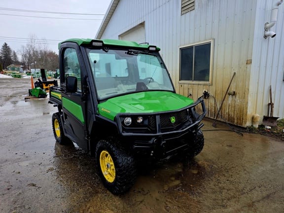 2021 John Deere XUV 835R Equipment Image0