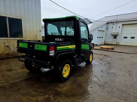 Image of John Deere XUV 835R equipment image 2