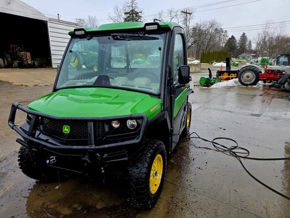 Image of John Deere XUV 835R equipment image 1