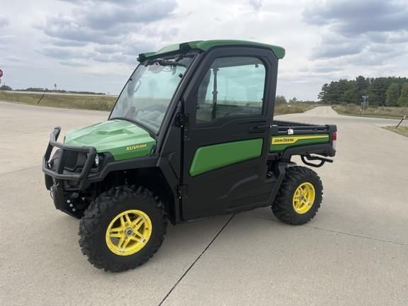 Image of John Deere XUV 835R Primary image