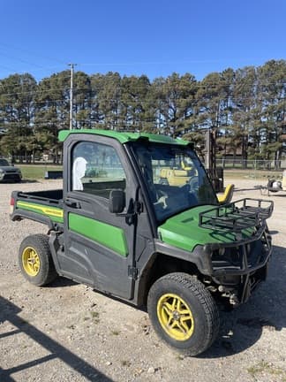 Image of John Deere XUV 835R equipment image 1
