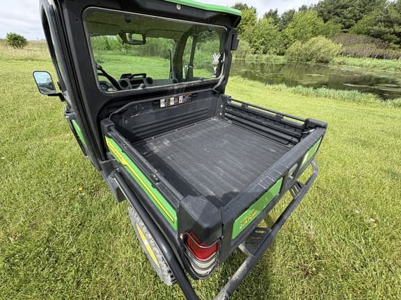 Image of John Deere XUV 835R equipment image 3