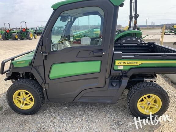 Image of John Deere XUV 835R equipment image 4