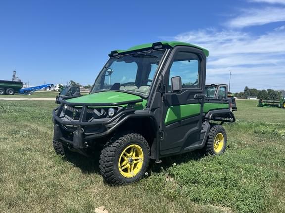 Image of John Deere XUV 835R Primary image