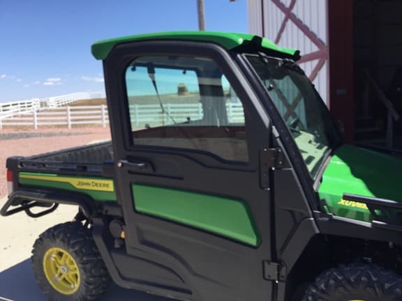Image of John Deere XUV 835R equipment image 1