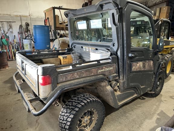 Image of John Deere XUV 835R Primary image