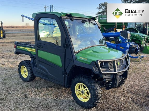 2021 John Deere XUV 835R Equipment Image0