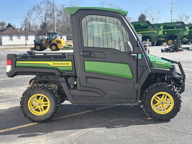 Image of John Deere XUV 835R equipment image 3