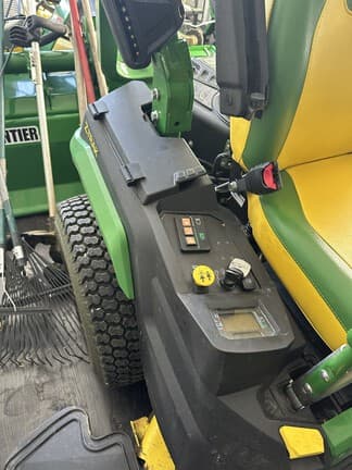 Image of John Deere Z545R equipment image 3