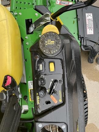 Image of John Deere Z720E equipment image 4