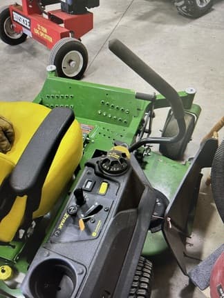 Image of John Deere Z720E equipment image 4