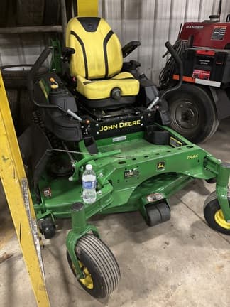 Image of John Deere Z920M equipment image 1