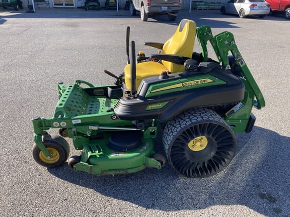 Image of John Deere Z920M equipment image 1