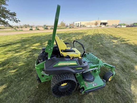 Image of John Deere Z930M equipment image 3
