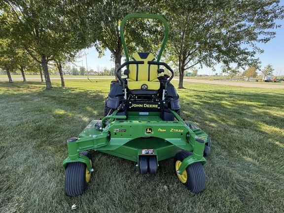 Image of John Deere Z930M equipment image 1