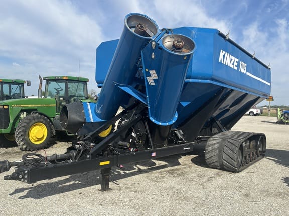 2021 Kinze 1105 Equipment Image0
