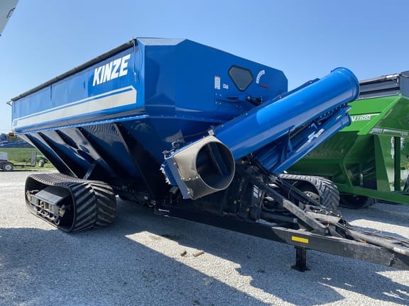 2021 Kinze 1500 Equipment Image0