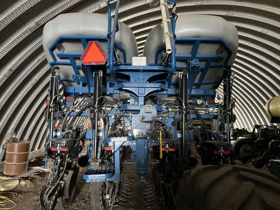 Image of Kinze 4905 equipment image 1