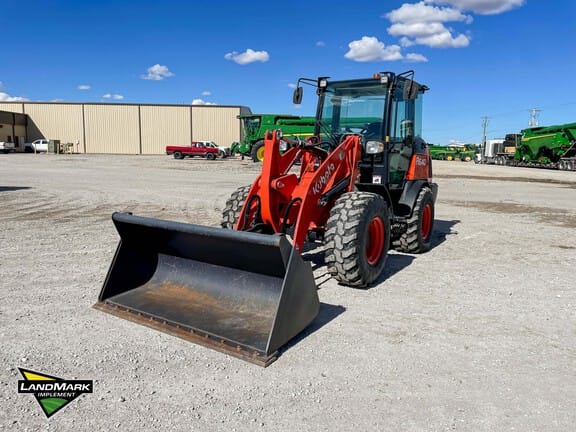 2021 Kubota R640 Equipment Image0