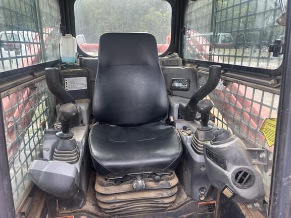 Image of Kubota SVL75-2 equipment image 3