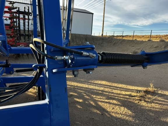 Image of Landoll 7530 equipment image 4