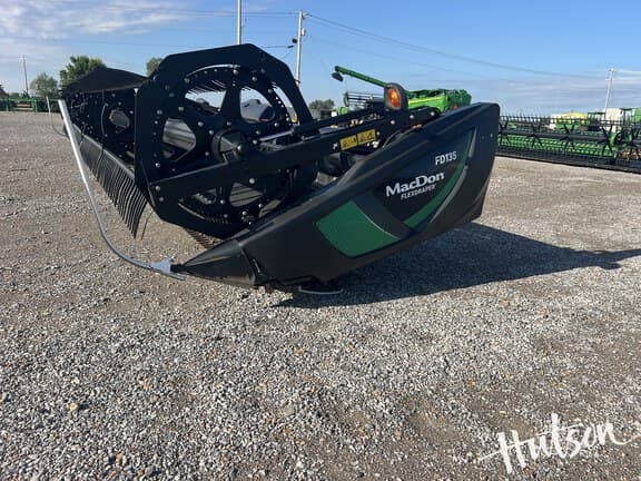 Image of MacDon FD135 equipment image 3