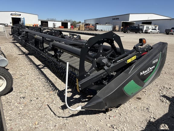 2021 MacDon FD135 Equipment Image0