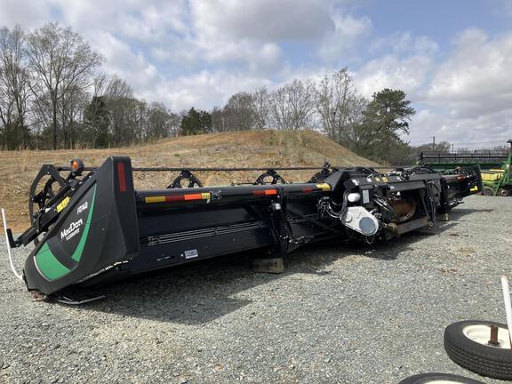 Image of MacDon FD140 equipment image 3