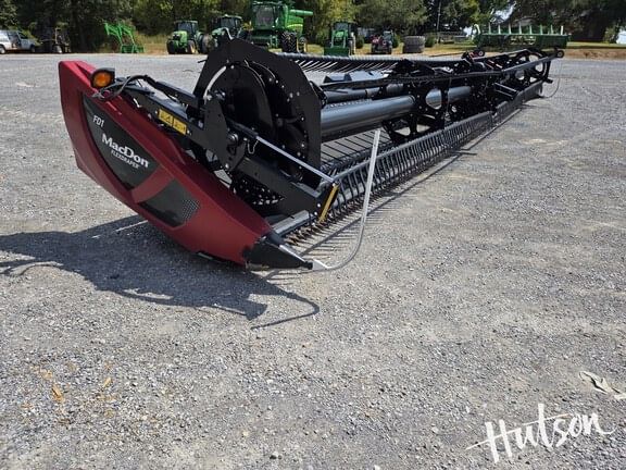 2021 MacDon FD140 Equipment Image0