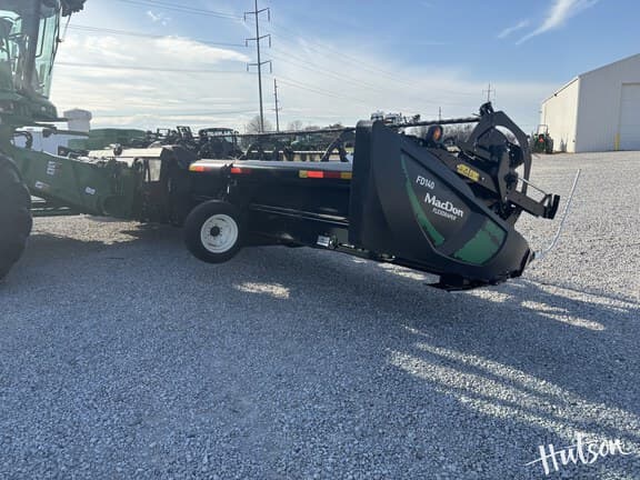 Image of MacDon FD140 equipment image 3