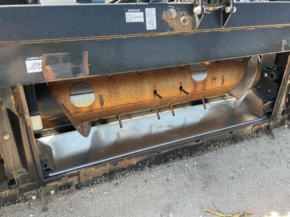 Image of MacDon FD140 equipment image 4