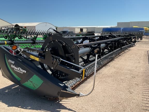 Image of MacDon FD140 equipment image 3