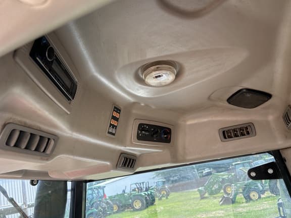 Image of Mahindra 2638 equipment image 4