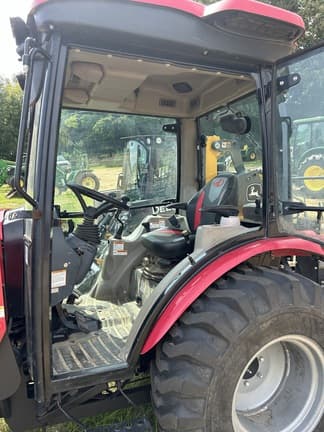 Image of Mahindra 2638 equipment image 2