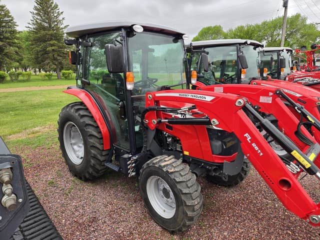 Image of Massey Ferguson 1835M equipment image 3
