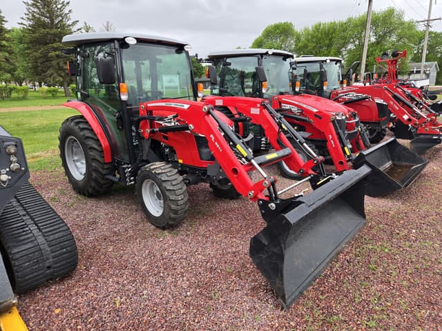 Image of Massey Ferguson 1835M equipment image 2