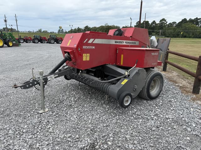 Image of Massey Ferguson 1840 equipment image 1