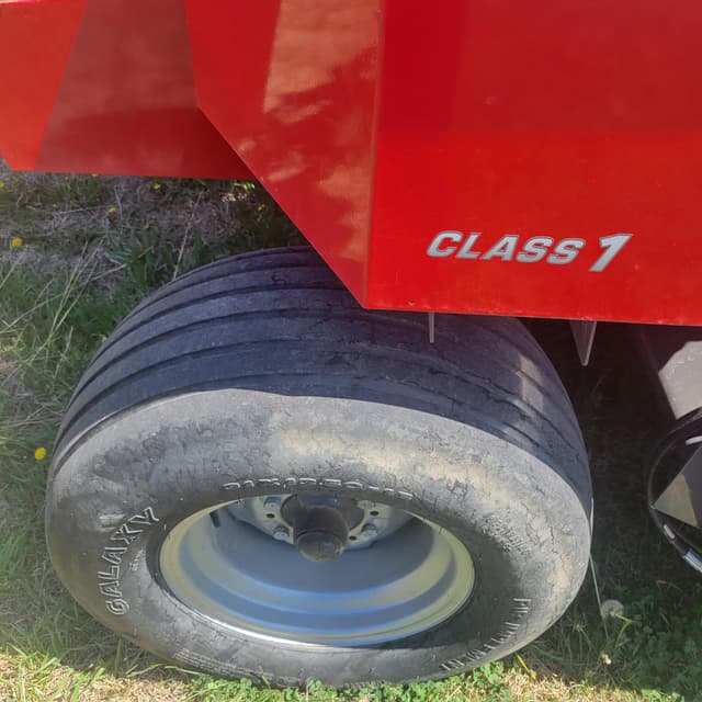 Image of Massey Ferguson 1840 equipment image 4