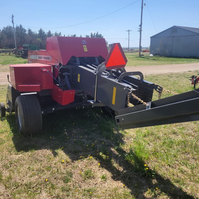 Image of Massey Ferguson 1840 equipment image 3