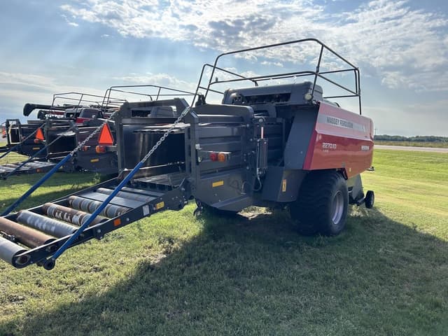 Image of Massey Ferguson 2270XD equipment image 2